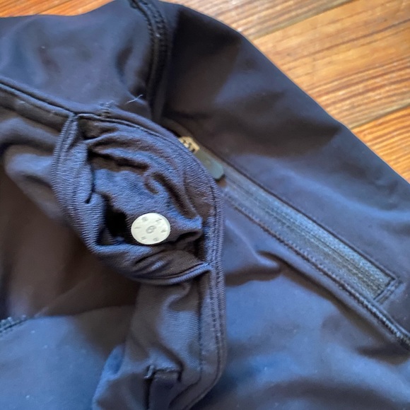Lululemon Leggings with Side Zip Pockets - Picture 3 of 3